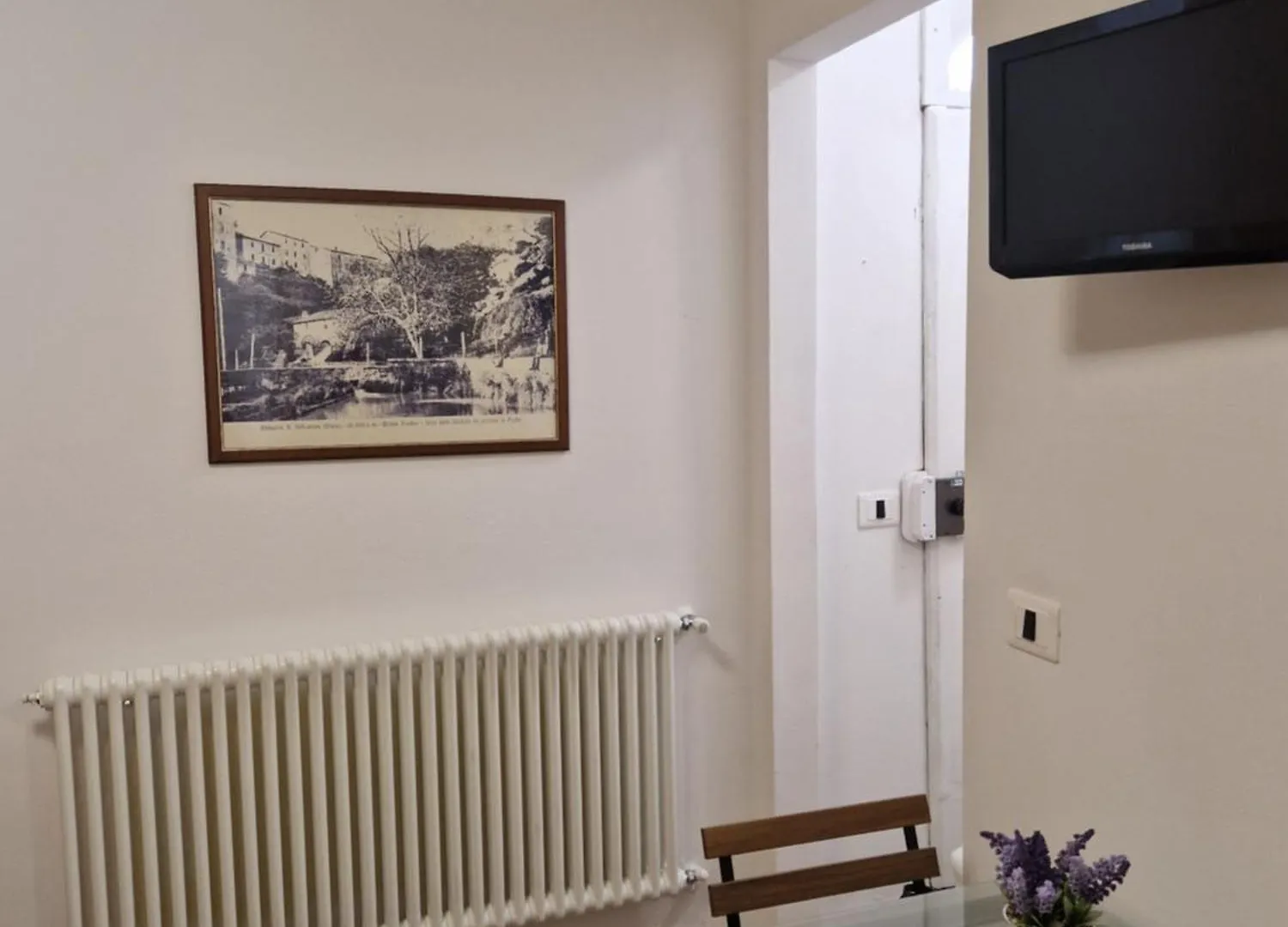 La Locanda Dei Conti, Piccolo E Confortevole Loft シエーナ イタリア